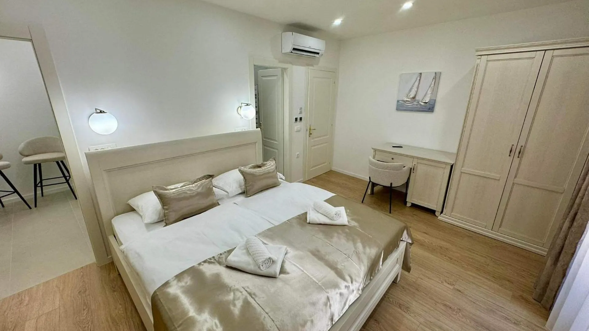 Grace Rooms Split - Heart Of The Old Town Apartman